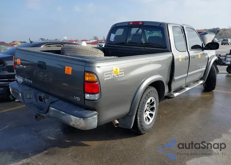 2004 Toyota Tundra Sr5 V8 z USA, uszkodzony, nr VIN 5TBRT34194S441253